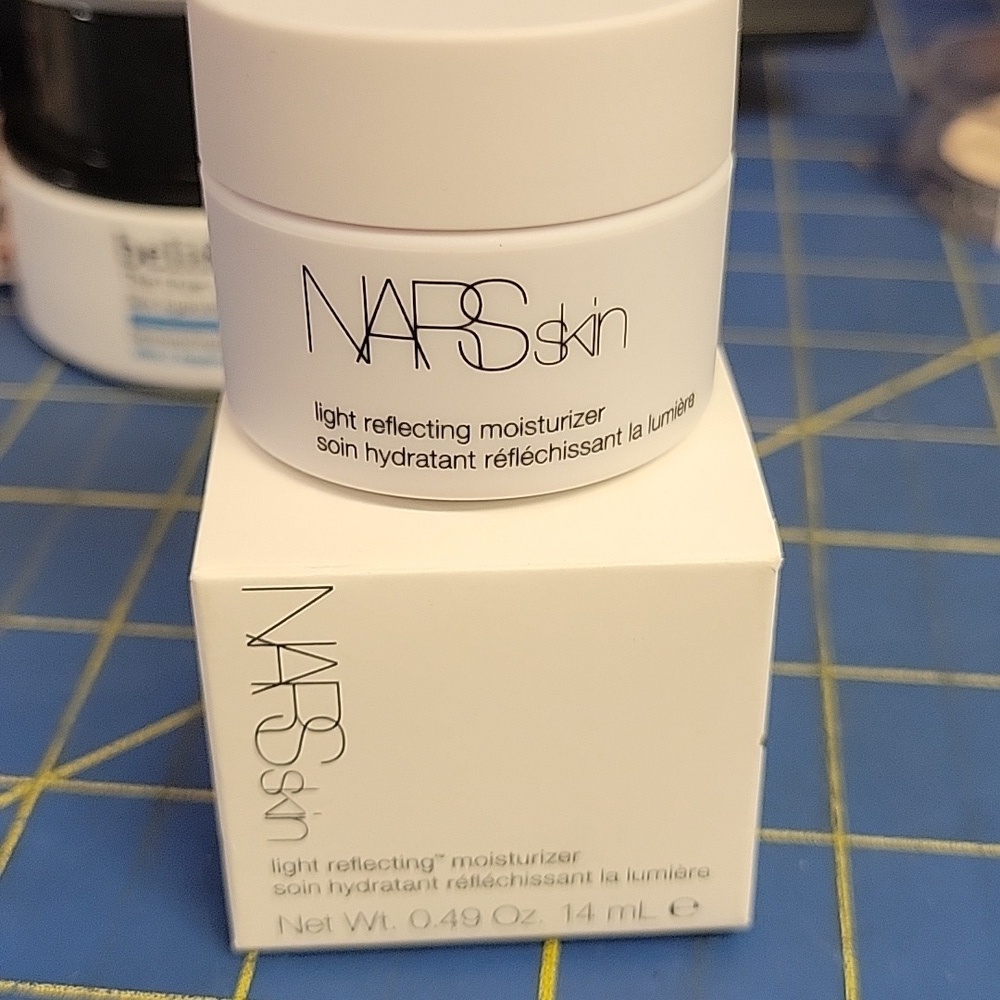 NARS Skin Light Reflecting Moisturizer 0.49 oz NEW in Box